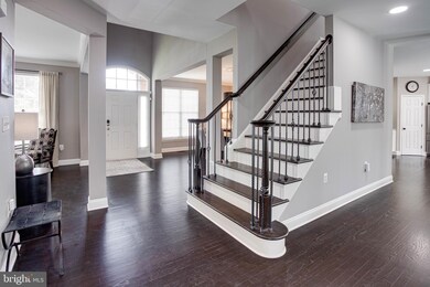 17052 Anns Brook Ct, Woodbridge, VA 22191 - photo 3