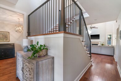 Stairs with ornamental molding, hardwood / wood-st