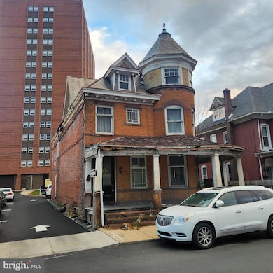 221 Cedar St, Tamaqua, PA 18252 - photo 3