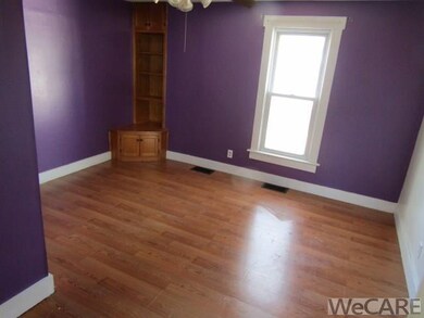 502 E Benton St, Wapakoneta, OH 45895 - photo 5