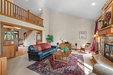 4570 Stoney Creek-9