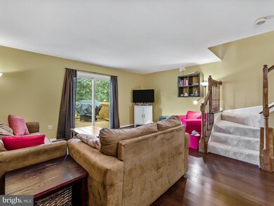 14322 Beaker Ct, Burtonsville, MD 20866 - photo 6