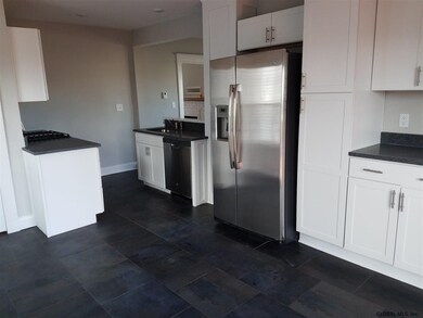 19 Hutton St, Albany, NY 12204 - photo 7