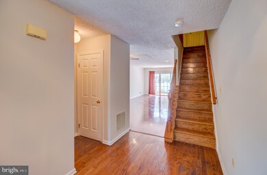 8 De Leon Cir, Franklin Township, NJ 08823 - photo 4