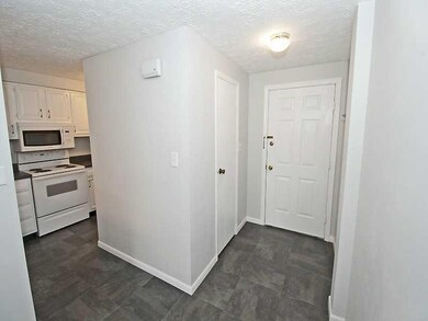 Entry/Foyer.