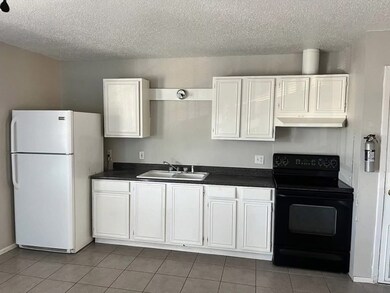 510 N Monroe St unit 7, Eagle Pass, TX 78852 - photo 2