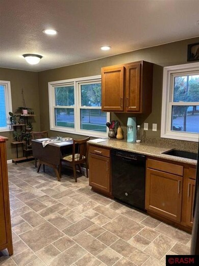 1104 S Payne St, New Ulm, MN 56073 - photo 2