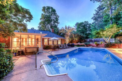 Saltwater Pool w/lights