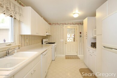 451 Netherfield St NW, Comstock Park, MI 49321 - photo 5