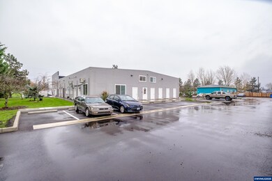 1127 SE 6th Ave, Albany, OR 97321 - photo 4