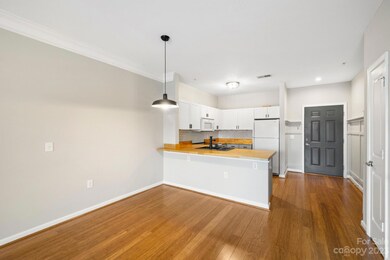 437 Appeldoorn Cir unit 437, Asheville, NC 28803 - photo 2