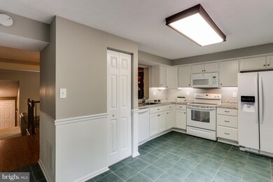 10563 Glen Hannah Dr, Laurel, MD 20723 - photo 7