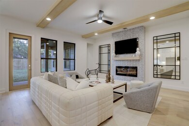 1079 W 41st St, Houston, TX 77018 - photo 2