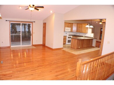 Beautiful open floor plan that welcomes you right 