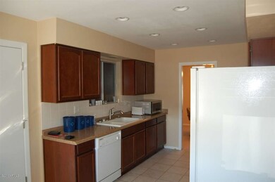 Kitchen (2)