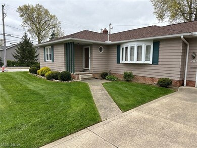 1918 Harding Dr, Wickliffe, OH 44092 - photo 3