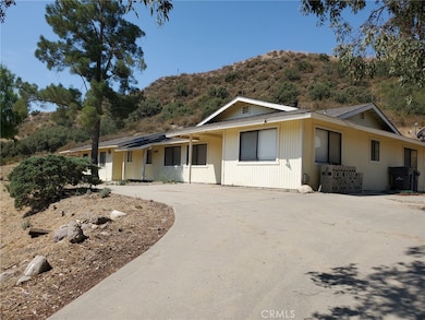 30435 N Brandywine Canyon Rd, Canyon Country, CA 91351 - photo 2