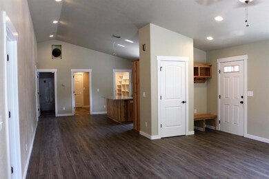 234 SW High St, Grants Pass, OR 97526 - photo 4