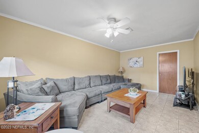 6920 Holiday Rd N, Jacksonville, FL 32216 - photo 4