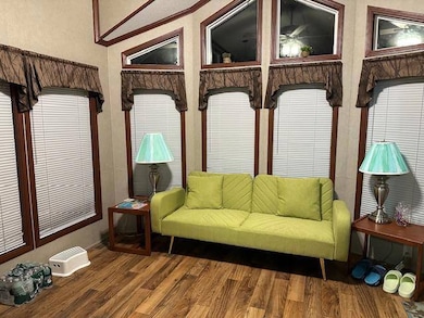 WL1-12 Lakeview E unit WL1-12, Gouldsboro, PA 18424 - photo 3