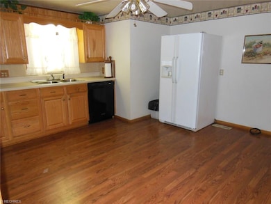 Large eat-in kitchen -- opposite view