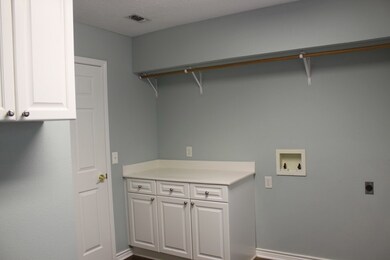 222 Lang Dr, Lufkin, TX 75904 - photo 2