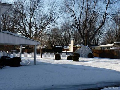 752 Deerfield Dr, North Tonawanda, NY 14120 - photo 5