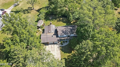 3128 Clifford Dr, Lima, OH 45805 - photo 2