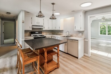 101 Cranberry Rd, Whitman, MA 02382 - photo 4