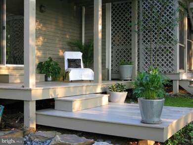 15518 Royal Crescent Ct, Dumfries, VA 22025 - photo 7