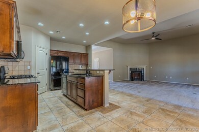 1816 W Canton Ct, Broken Arrow, OK 74012 - photo 6