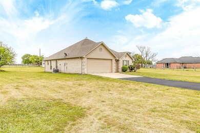 114 Savannah Dr, Weatherford, TX 76087 - photo 5