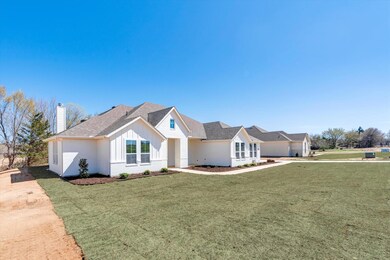 1057 Monaco Ct, Springtown, TX 76082 - photo 2