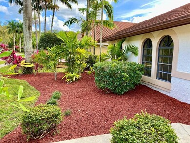 1531 E Oak Knoll Cir, Davie, FL 33324 - photo 4