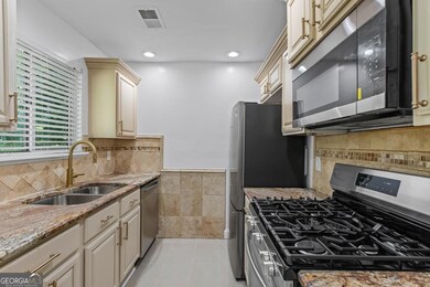 5250 Forest Downs Ln, Atlanta, GA 30349 - photo 5