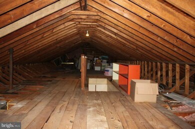 7101 Marlan Dr, Alexandria, VA 22307 - photo 7