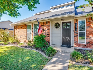 3821 Furneaux Ln, Carrollton, TX 75007 - photo 2