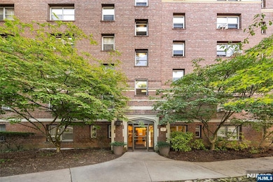 Welcome to Beautifully Maintained B31