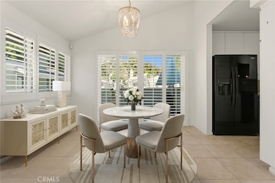 22117 Burbank Blvd unit 7, Woodland Hills, CA 91367 - photo 3