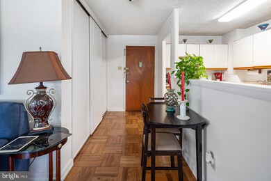 Radnor House unit 132, Bryn Mawr, PA 19010 - photo 2