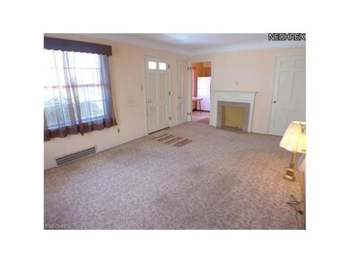 Cove Ceiling in Liv Rm