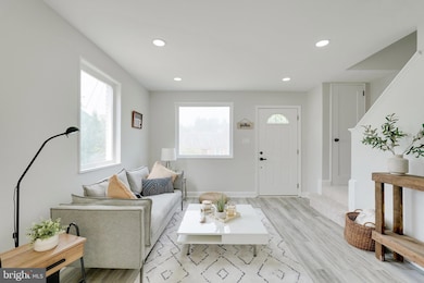 825 Burns St SE, Washington, DC 20019 - photo 5