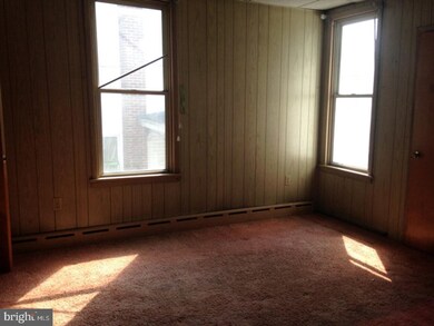 109 E Hancock St, Saint Clair, PA 17970 - photo 4