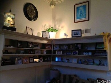 Beautiful built-in shelves in the living room acce