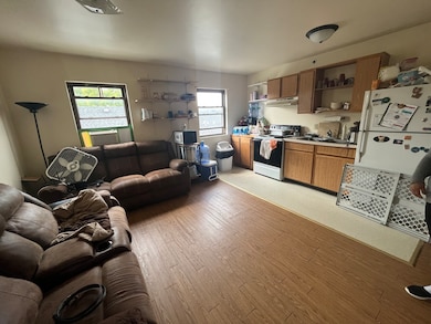 528 College Ave, de Kalb, IL 60115 - photo 5