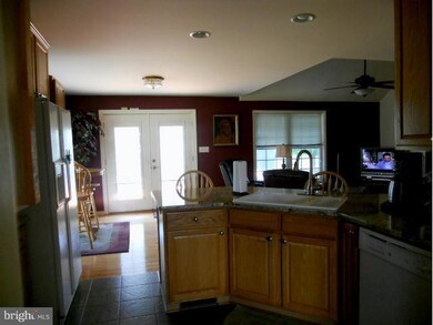 314 Rose Ann Dr, Chambersburg, PA 17201 - photo 5