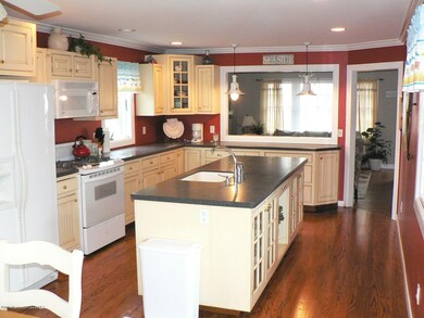 713 Ocean Rd, Spring Lake, NJ 07762 - photo 3