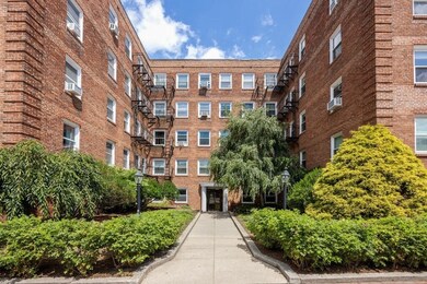 Cambridge Court unit L2A, Cambridge, MA 02139 - photo 2