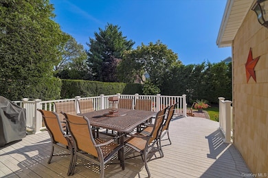 122 Pine St, Rockville Centre, NY 11570 - photo 7