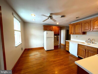 712 Macdade Blvd, Folsom, PA 19033 - photo 2